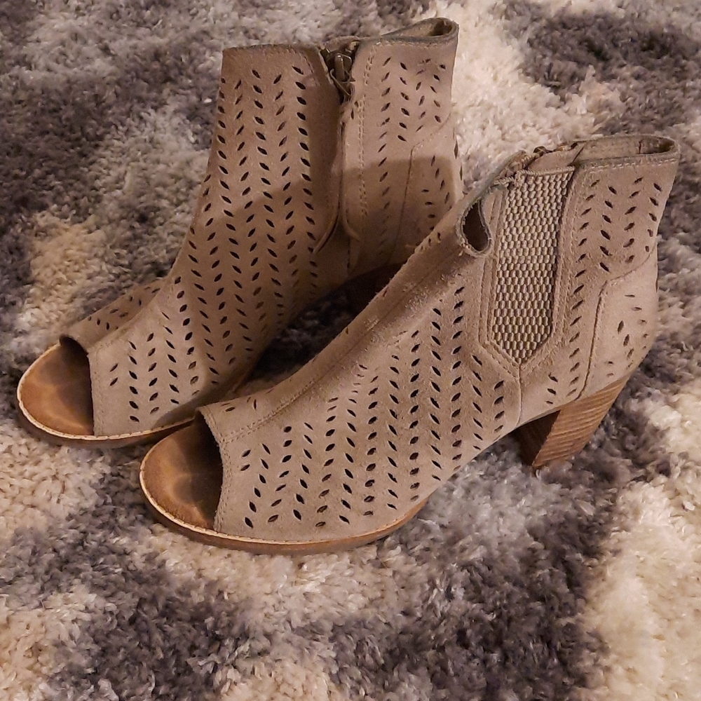 Toms Heeled Sandal Shoe - Picture 2 of 10